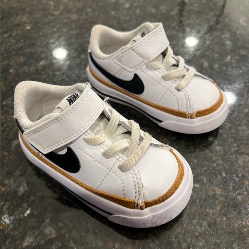 Nike baby / toddler court legacy shoes 5C